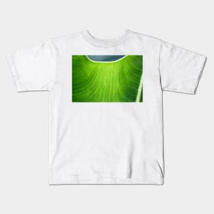 Green veins of life Kids T-Shirt